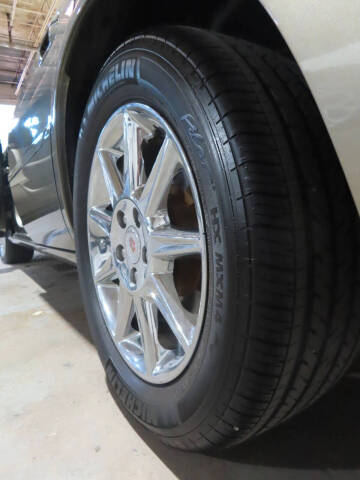 2011 Cadillac DTS Luxury Collection