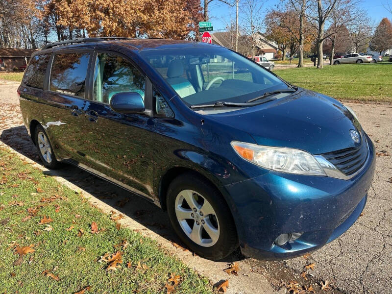 2011 Toyota Sienna LE 8-Passenger