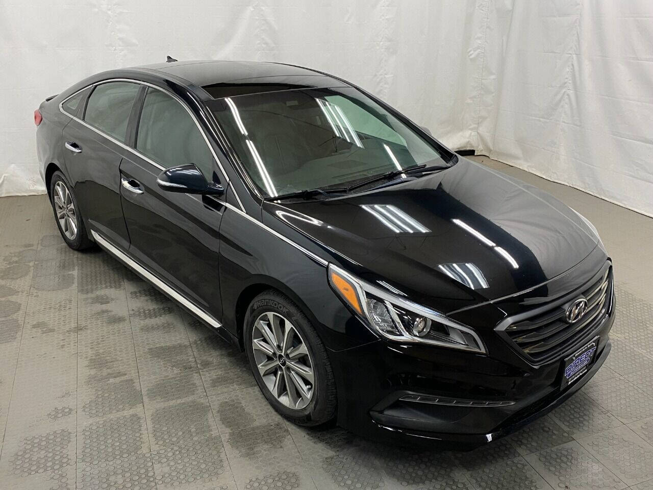 2016 Hyundai Sonata Limited 4dr Sedan PZEV - Black exterior view 2