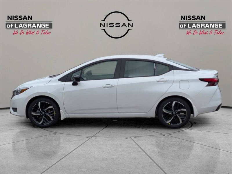 2025 Nissan Versa SR