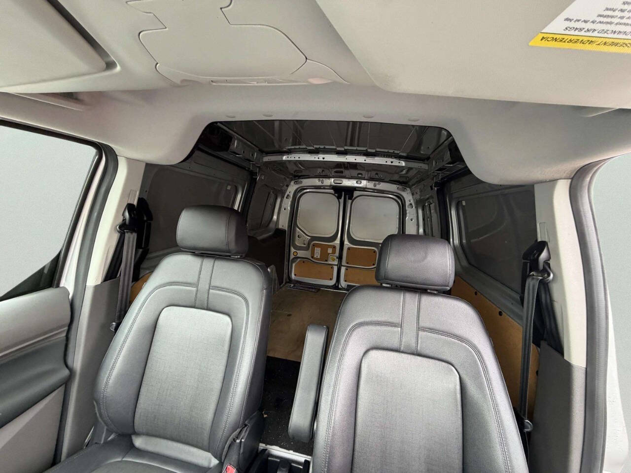 FordTransit Connect16