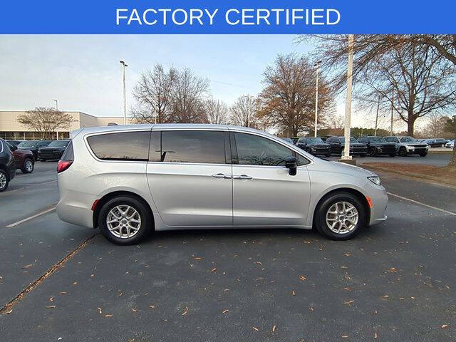 2024 Chrysler Pacifica Touring L