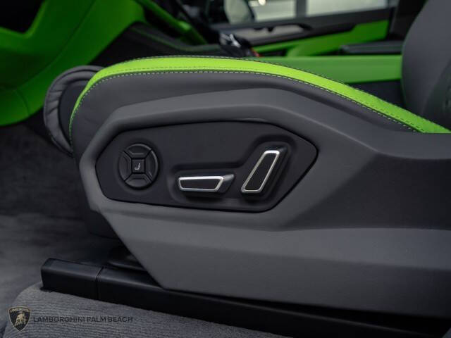 2025 Lamborghini Urus SE