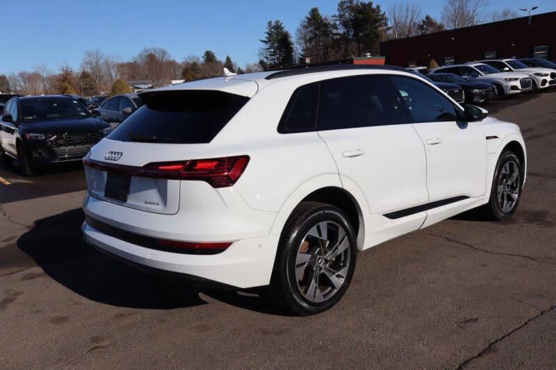 2021 Audi e-tron quattro Premium
