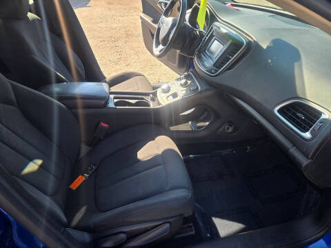 2017 Chrysler 200 LX