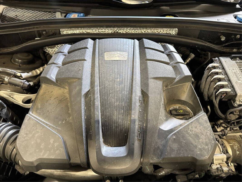 2023 Porsche Macan S