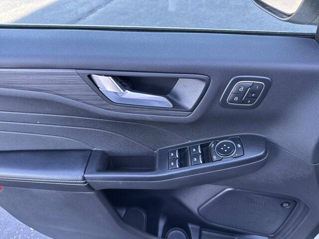 2024 Ford Escape Platinum