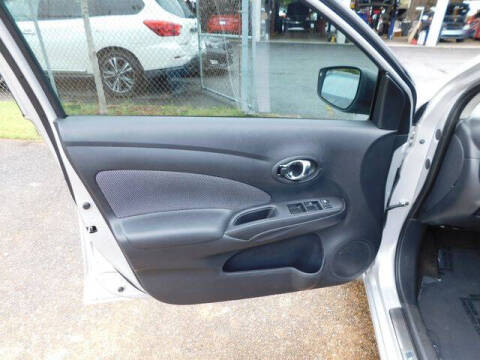 2015 Nissan Versa 1.6 SV