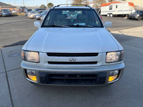1999 Infiniti QX4