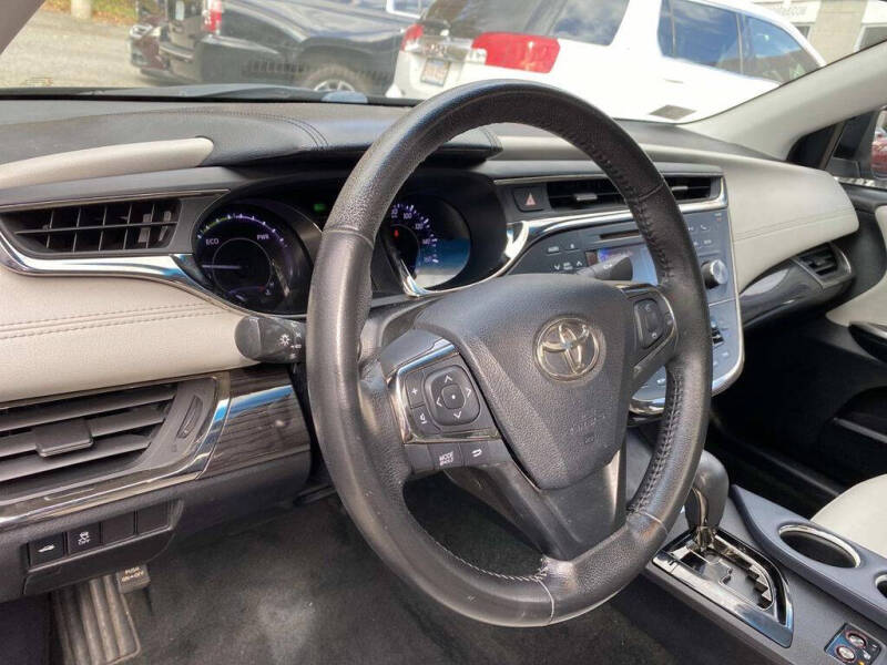 2013 Toyota Avalon Hybrid XLE Premium