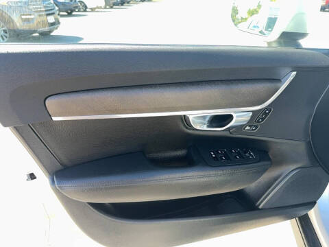 2018 Volvo V90 Cross Country T6