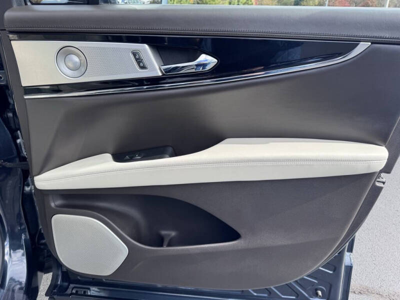 2021 Lincoln Nautilus Black Label