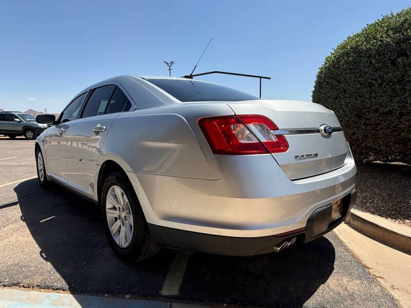 2011 Ford Taurus SE