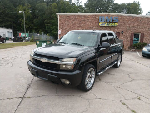 2002 Chevrolet Avalanche for sale at BMS Auto Repair & Used Car Sales in Fayetteville GA