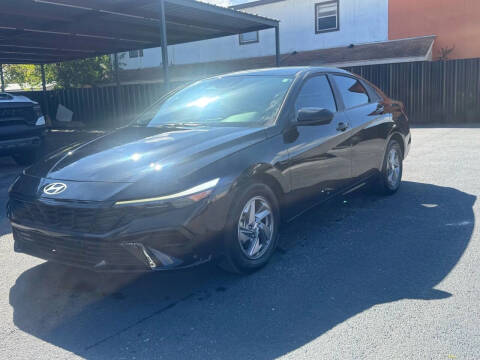 2024 Hyundai Elantra SE