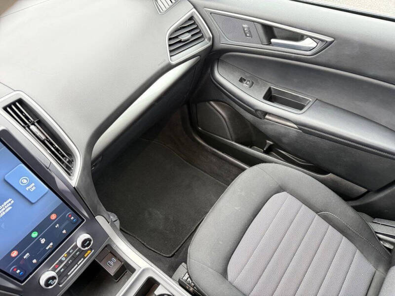 2022 Ford Edge SE