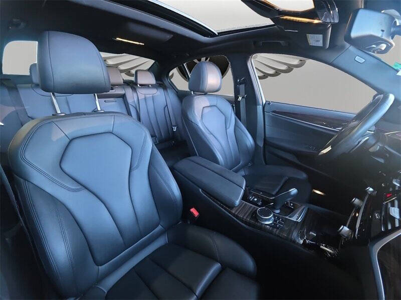 2018 BMW 5 Series 530i