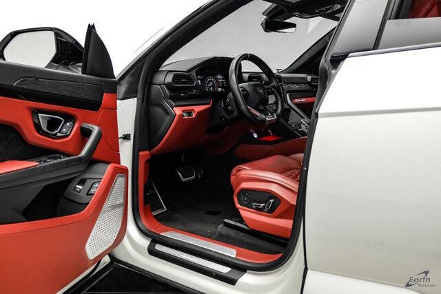2022 Lamborghini Urus