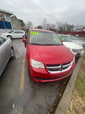 2014 Dodge Grand Caravan for sale at Mike's Auto Sales in Rochester NY