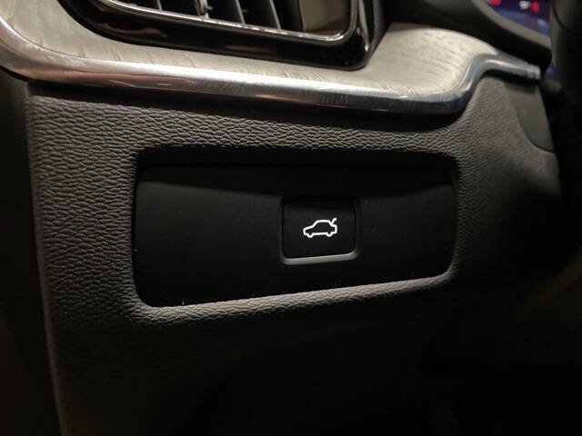 2025 Volvo XC60 B5 Plus Dark Theme