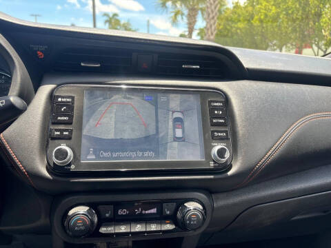 2022 Nissan Kicks SR