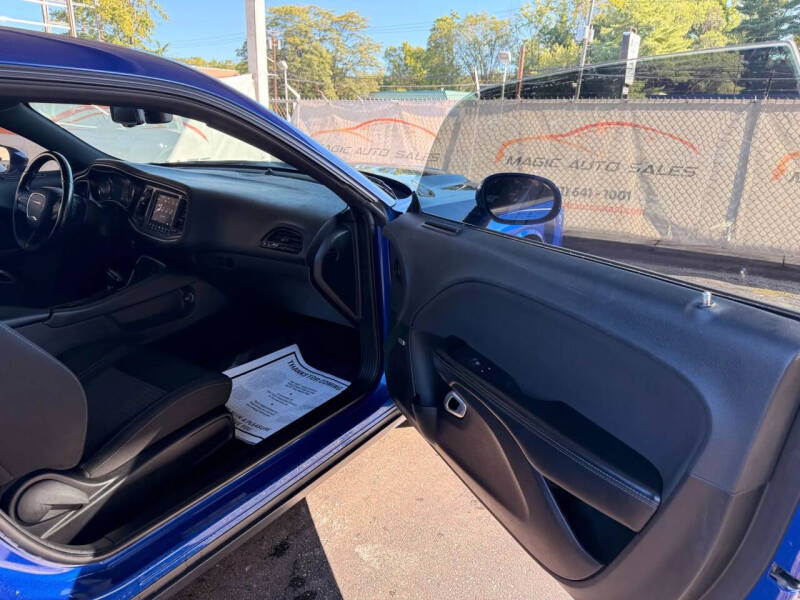 2021 Dodge Challenger SXT