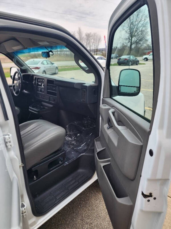 2023 Chevrolet Express 2500