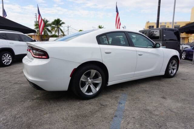 2016 Dodge Charger SXT