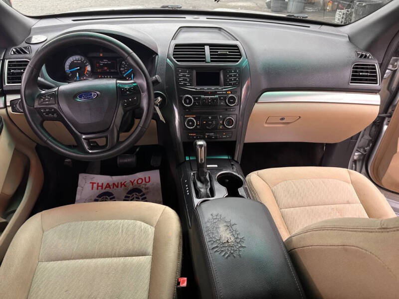 2016 Ford Explorer