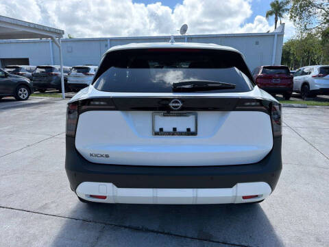 2025 Nissan Kicks SV