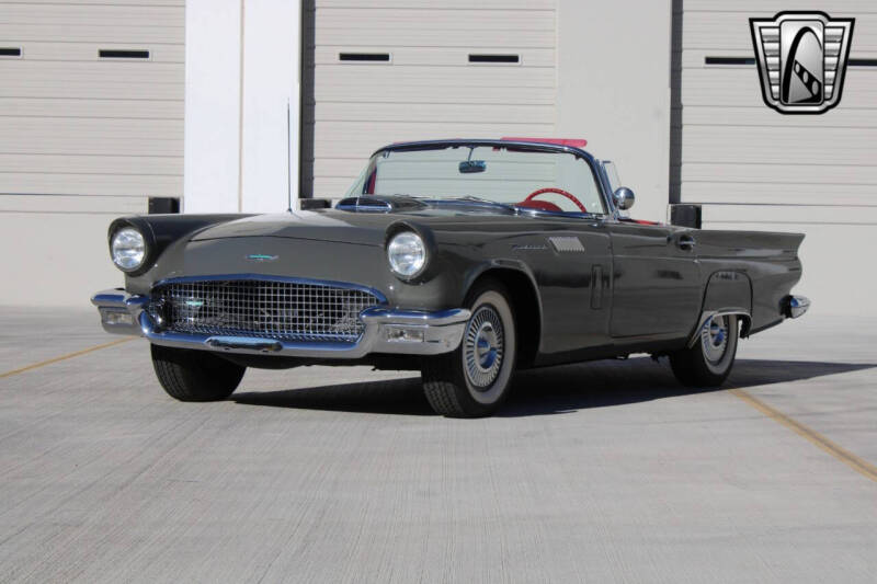 1957 Ford Thunderbird