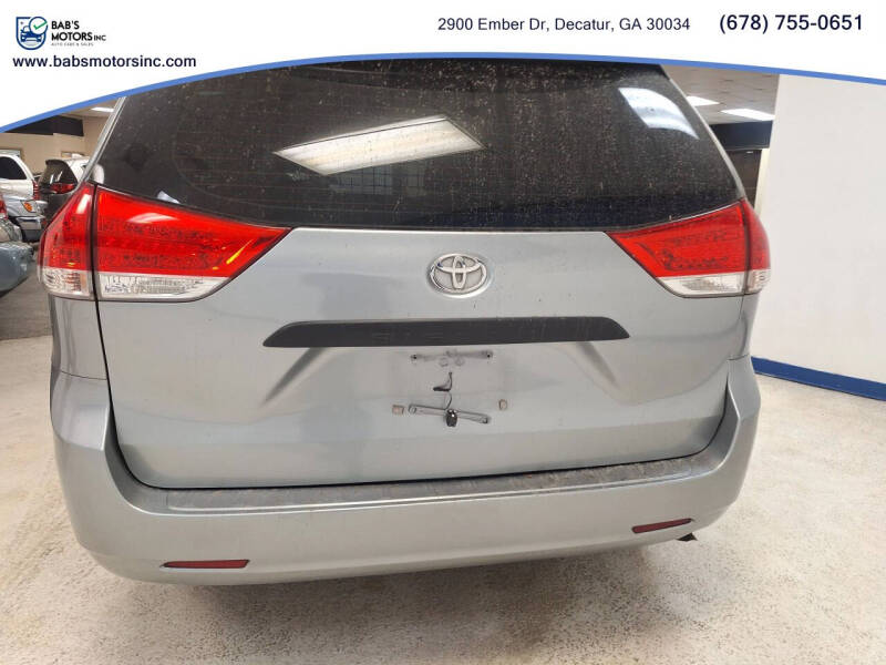 2011 Toyota Sienna Base 7-Passenger