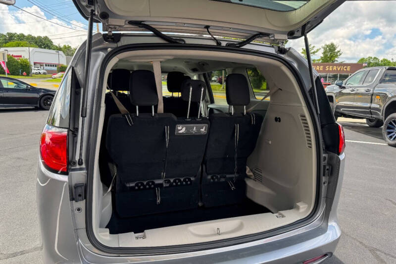 2020 Chrysler Voyager L