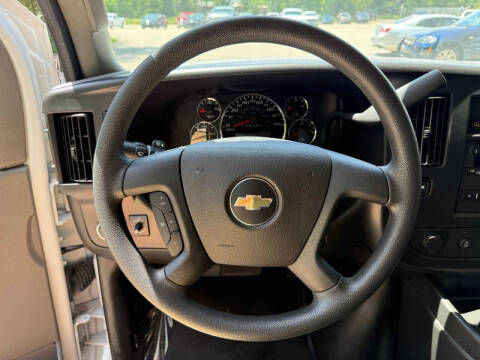 2025 Chevrolet Express LT 3500