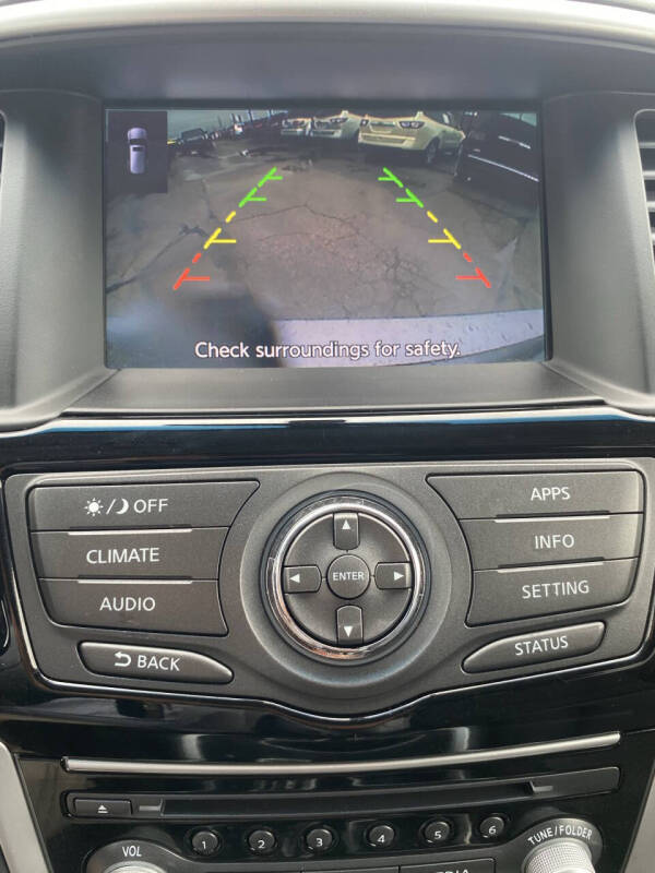 2017 Nissan Pathfinder SV