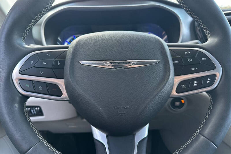 2022 Chrysler Pacifica Hybrid Touring L