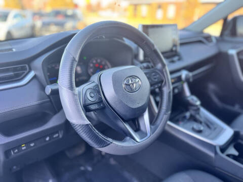 2021 Toyota RAV4 Hybrid XLE