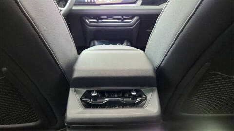 2025 Audi Q6 e-tron quattro Premium Plus