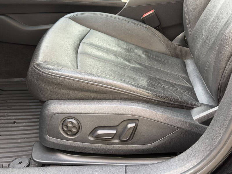 2017 Audi A4 2.0T quattro Premium Plus