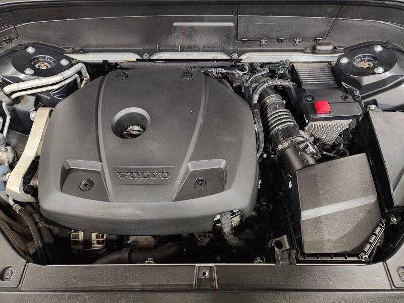 2022 Volvo XC90 T6 Inscription 6-Passenger