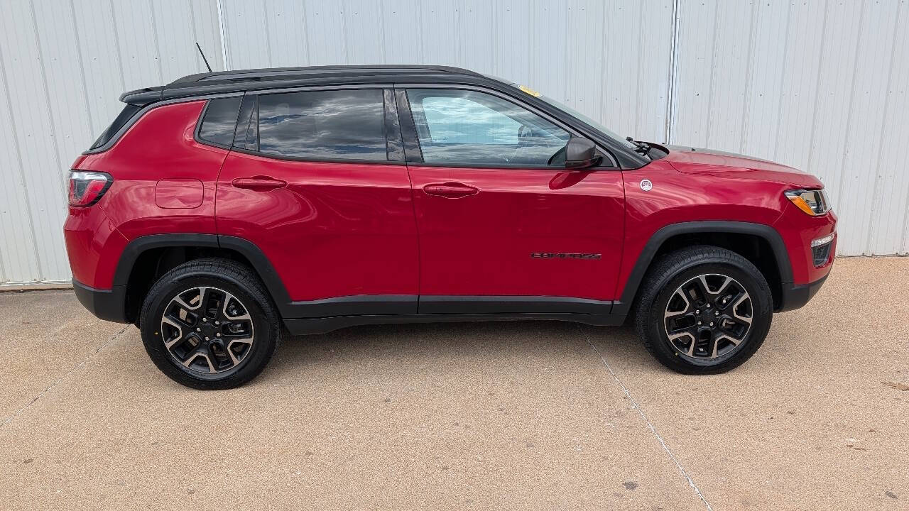 Redline Pearl Coat 2018 Jeep Compass SUV / Crossover Four-Wheel Drive 9-Speed Automatic