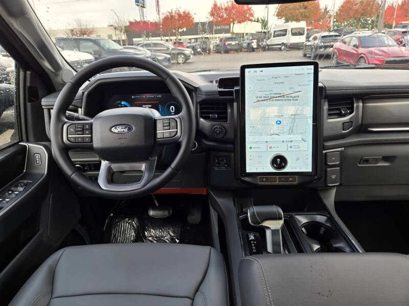 2025 Ford F-150 Lightning Flash