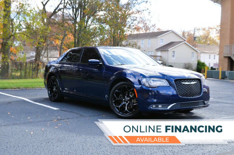 2016 Chrysler 300 S's photo