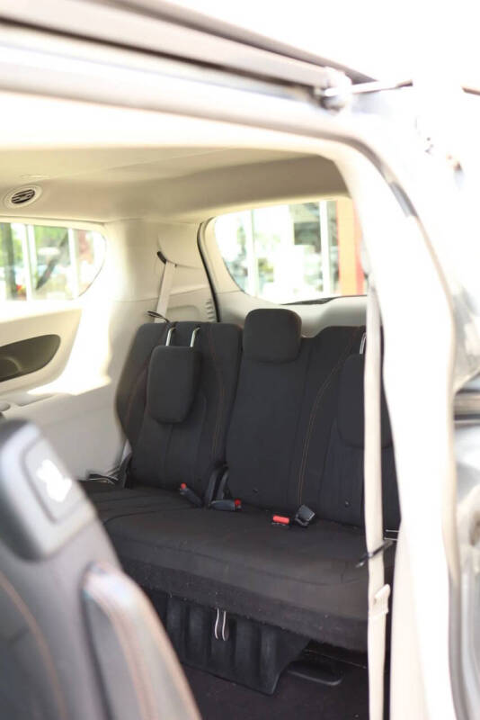 2020 Chrysler Pacifica Touring