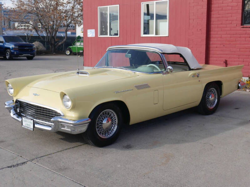 1957 Ford Thunderbird
