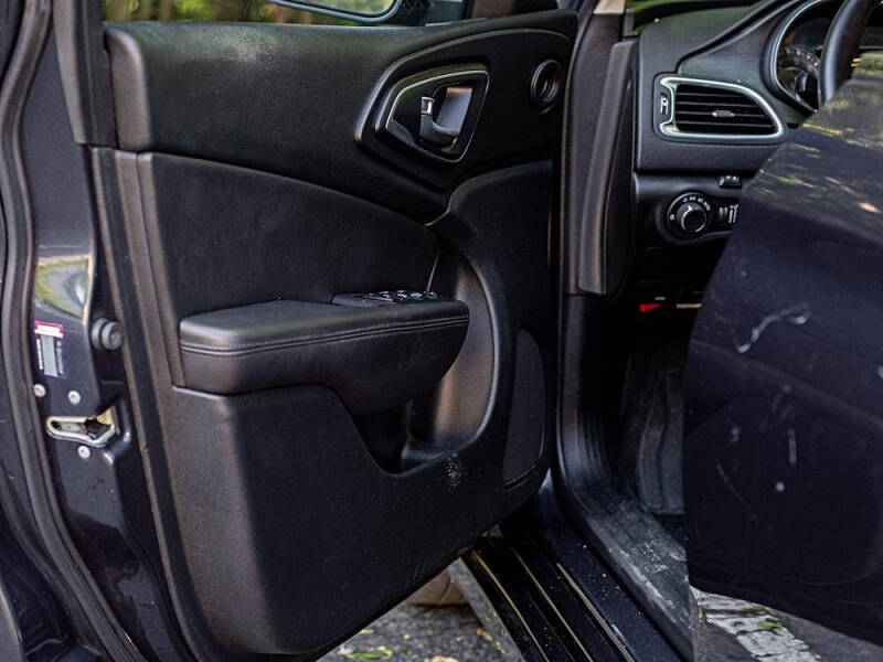 2017 Chrysler 200 Limited Platinum