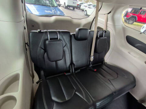 2022 Chrysler Pacifica Touring L