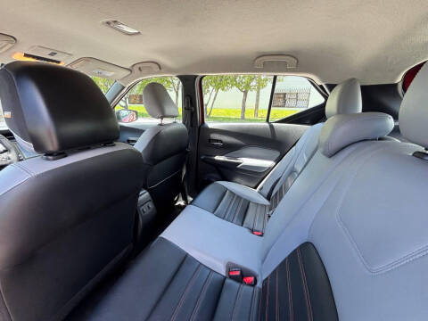 2022 Nissan Kicks SR