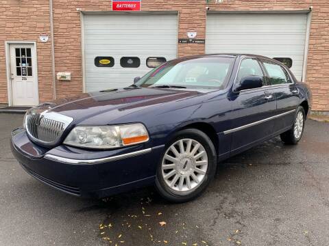 2004 Lincoln Town Car for sale at West Haven Auto Sales in West Haven CT