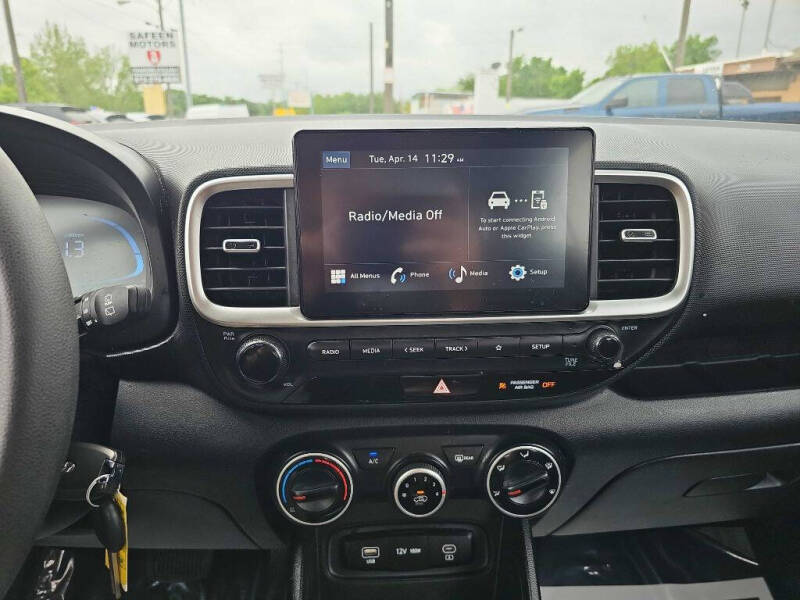 2025 Hyundai Venue SE